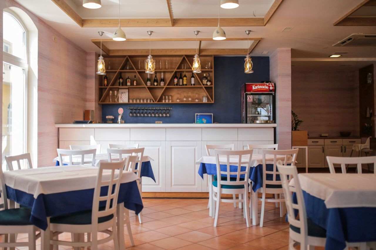 Kompleks Hotelowy Ivando (Drvenik) - wczasy