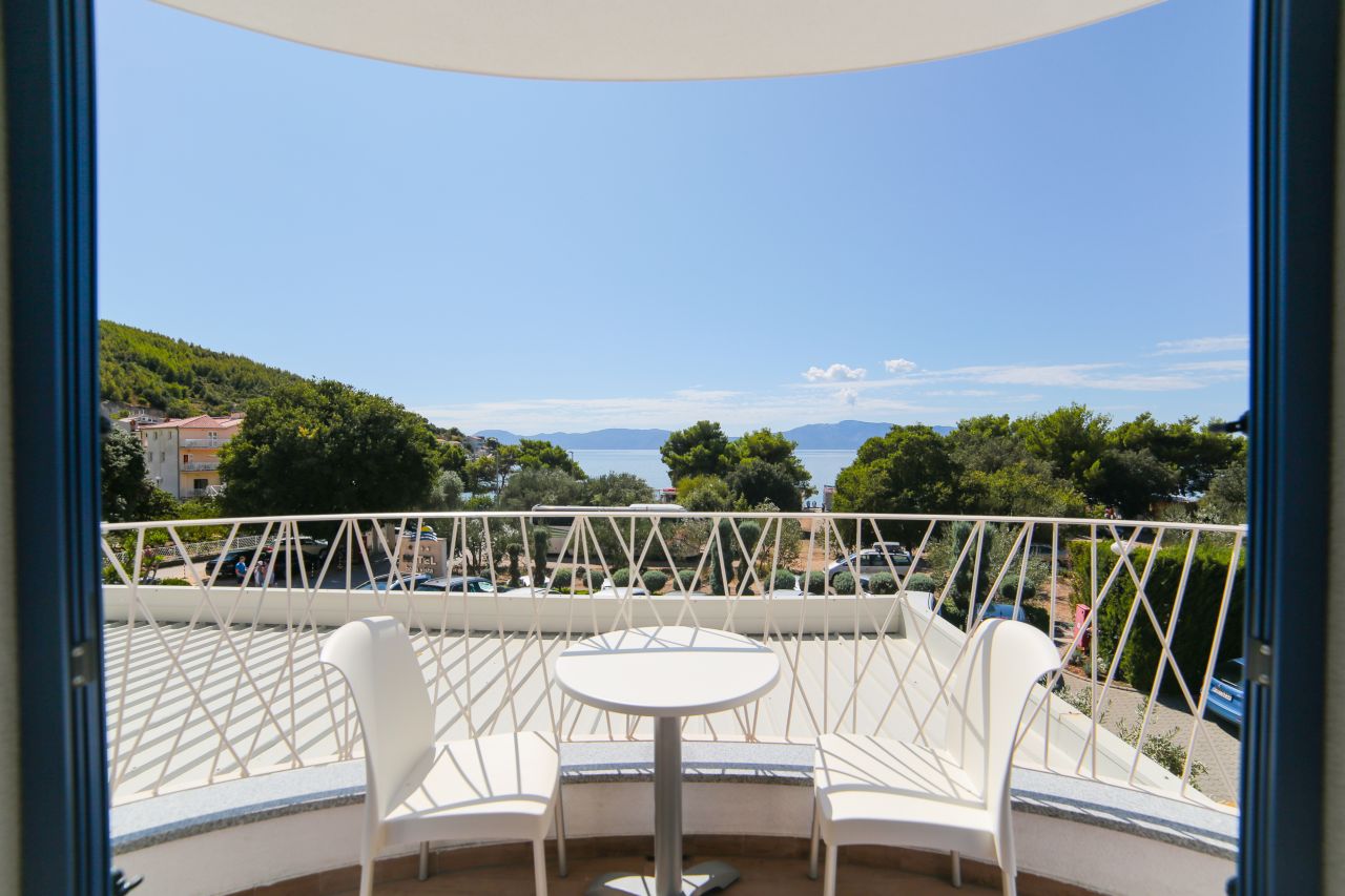 Kompleks Hotelowy Ivando (Drvenik) - wczasy