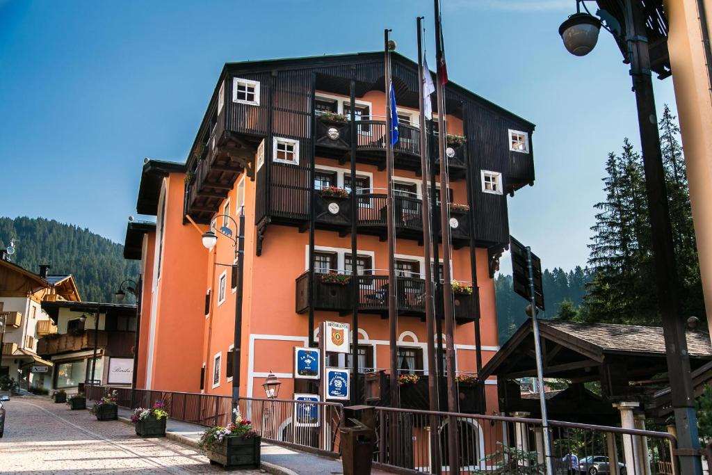 ApartHotel Posta***