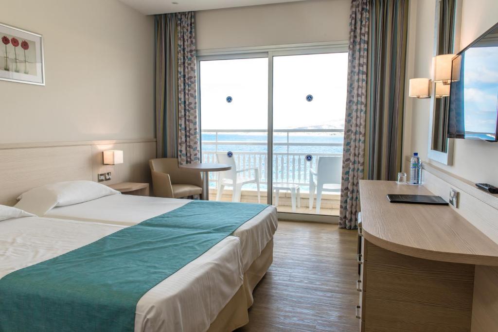 Wczasy na bajecznym Cyprze - Cynthiana Beach Hotel ***