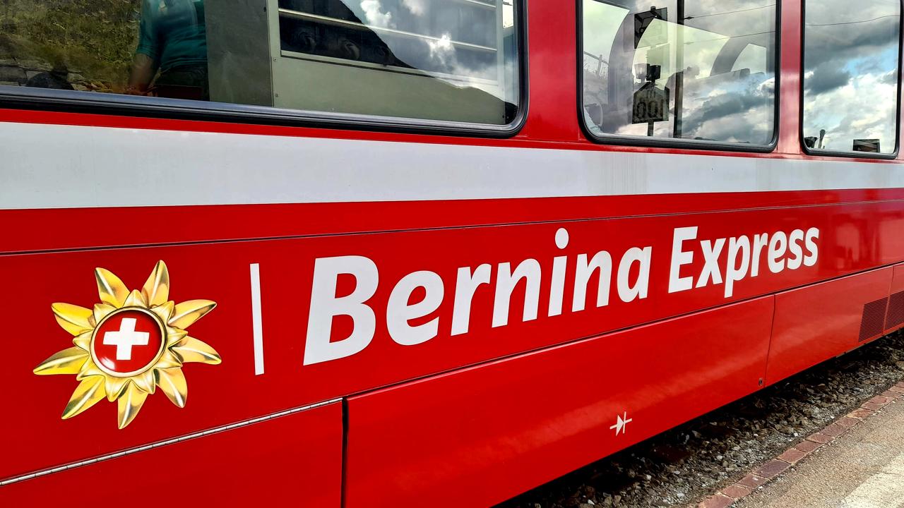 Austria, Szwajcaria, Włochy - Czerwonym Pociagiem przez Alpy (HB)