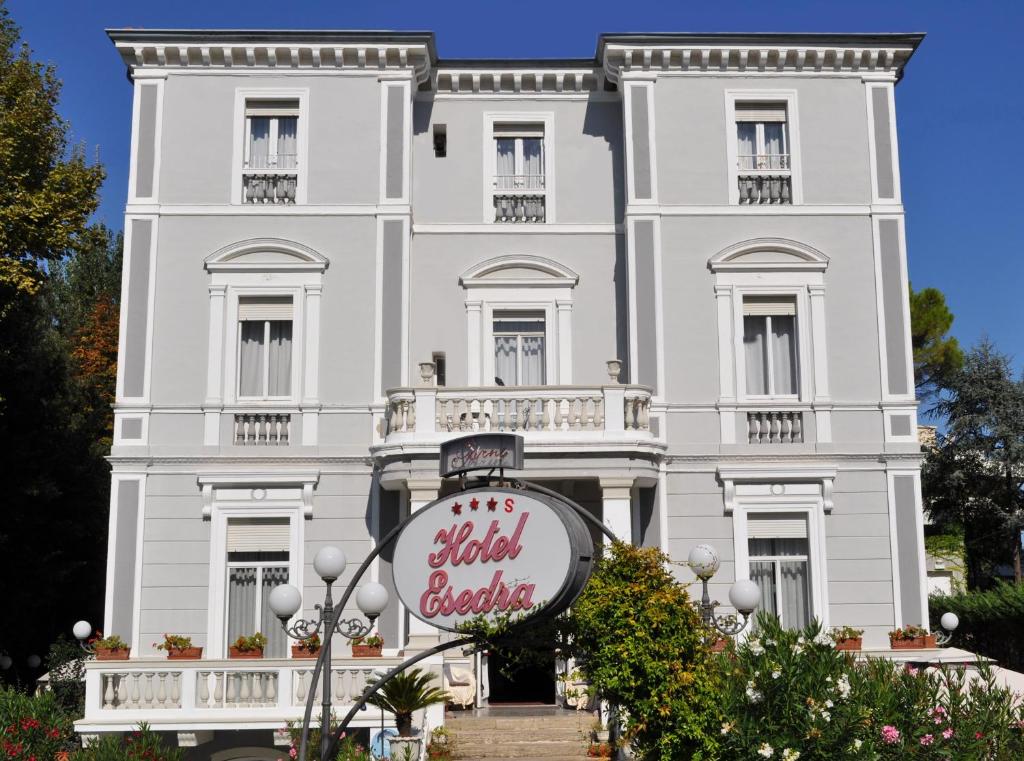 Hotel Esedra***