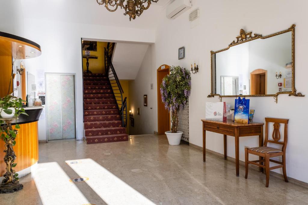 Hotel Esedra***