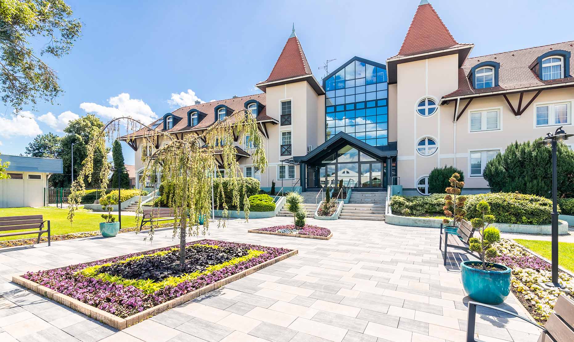 Thermal Hotel