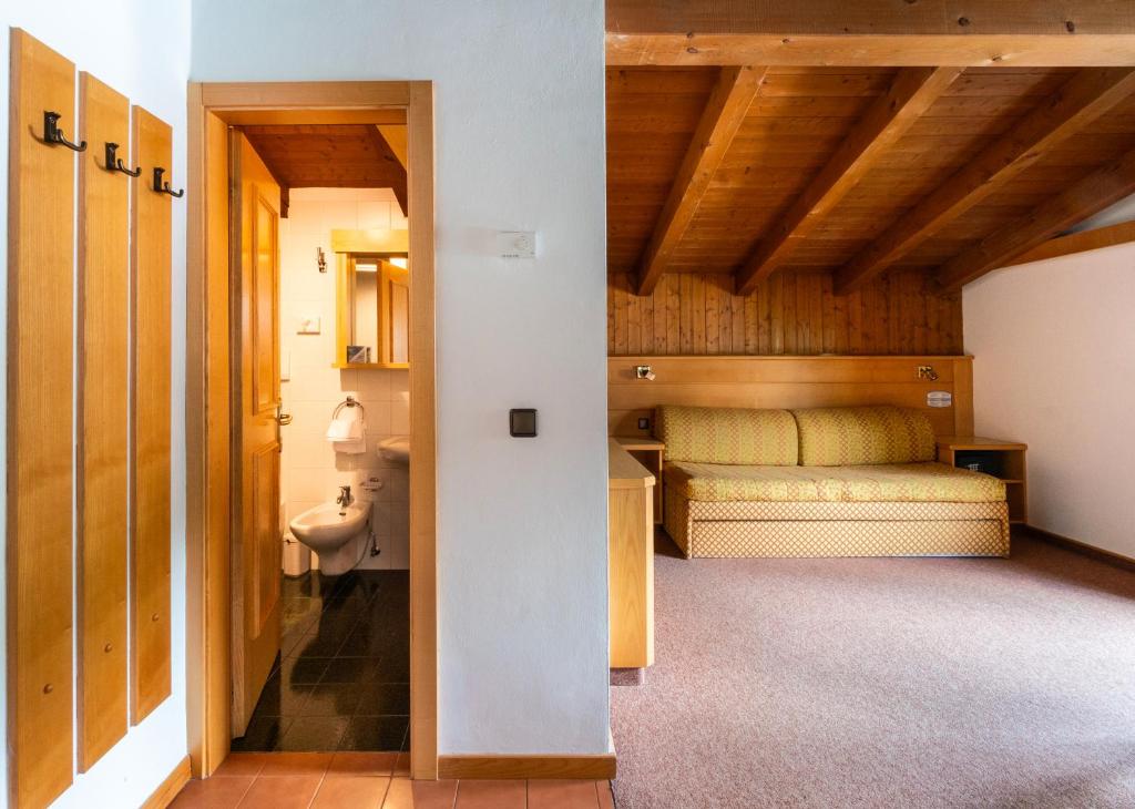Residence Lores***