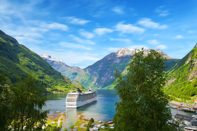 Rejs po Fiordach Norweskich z Polskim pilotem  - kabina z balkon classic