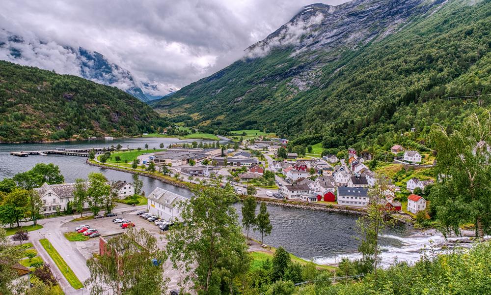 Rejs po Fiordach Norweskich z Polskim pilotem  - kabina z balkon classic