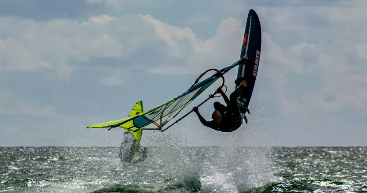 Gdzie na windsurfing w Polsce i Europie? Najlepsze destynacje